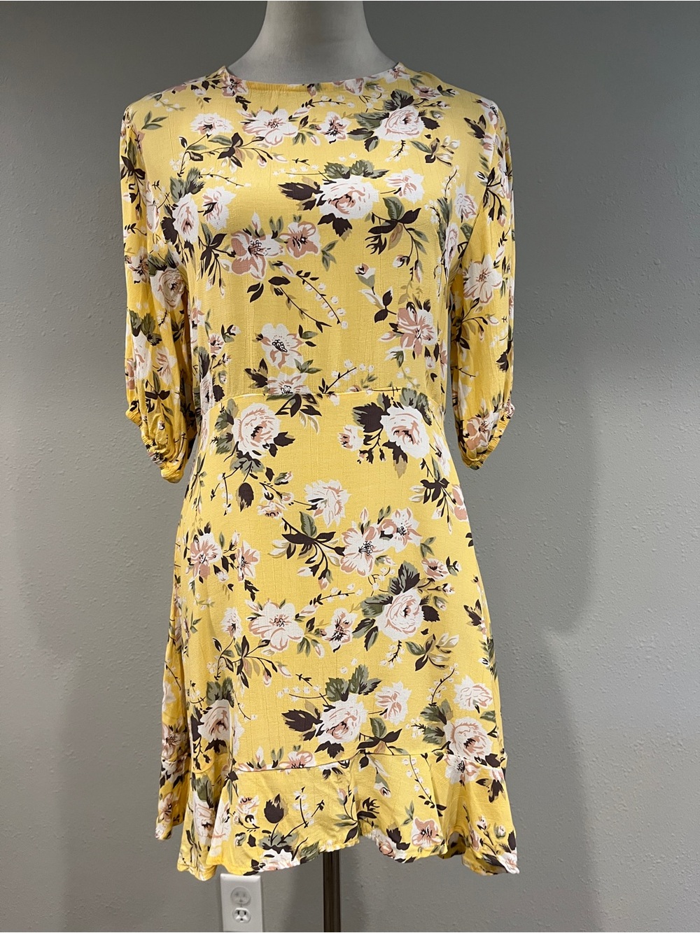 Faithfull the Brand Jeanette Dress in Jasmin Yellow Pomeline Floral